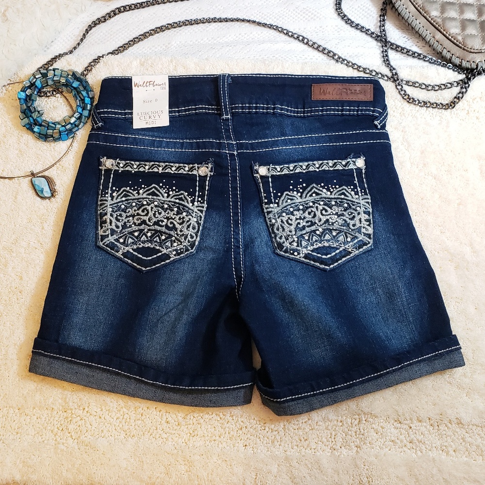 NWT! Wallflower shorts (size 0 or 1)